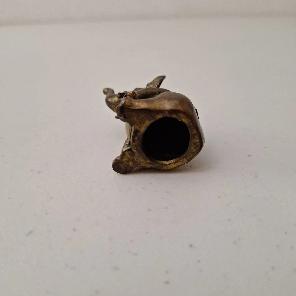 Vintage Small Brass Petina Sitting‎ Elephant Paperweight Figurine Decor